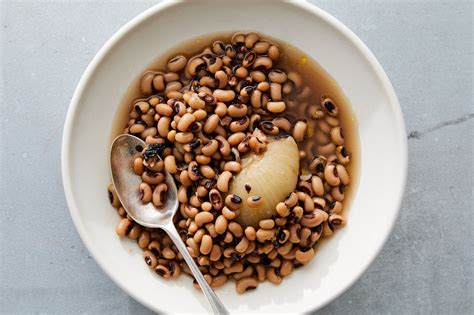Stewing Black Eyed Peas For New Years Luck The New York Times