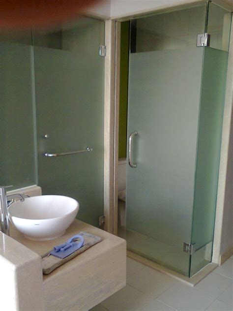 Rata rata partisi kaca selalu menggunakan kaca tempered 12mm. Jual STIKER KACA BURAM UNTUK KAMAR MANDI / TOILET di lapak ...