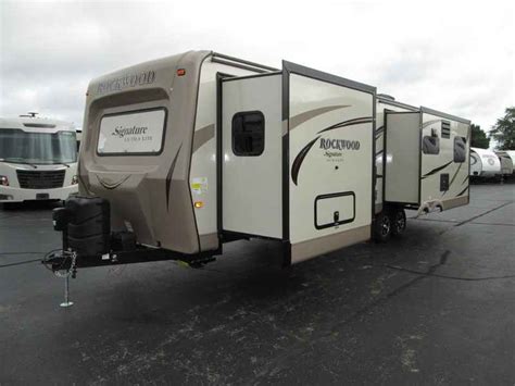 2017 New Forest River Rockwood Signature Ultra Lite 8329ss Travel