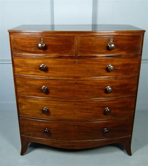 Early Victorian Mahogany Bow Front Chest Of Drawers 504415
