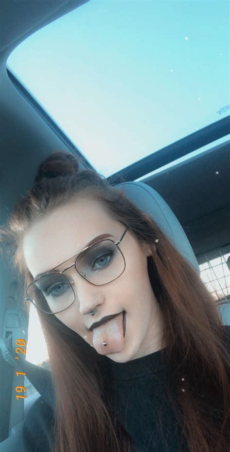 round 2 with the tongue piercing 🤞🏻 r prettyaltgirls