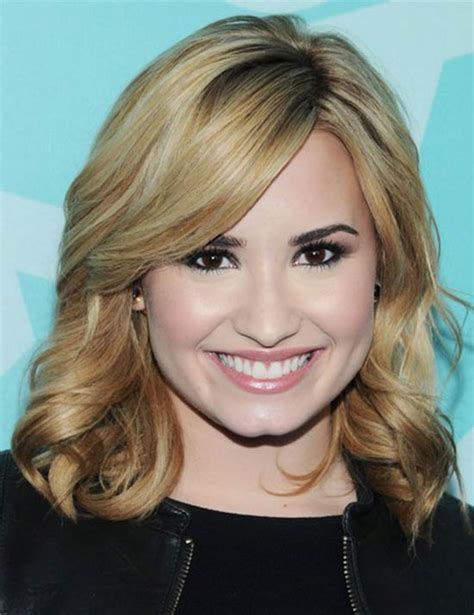 Top 32 Demi Lovatos Hairstyles And Haircut Ideas For You To Try