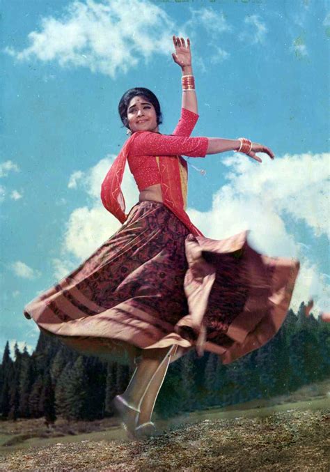 Vyjanthimala Vintage Bollywood Retro Bollywood Dancing Poses