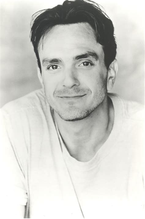 His main roles on the show include moe, chief wiggum, and apu. Celebrity Homes: Hank Azaria /Bel Air/