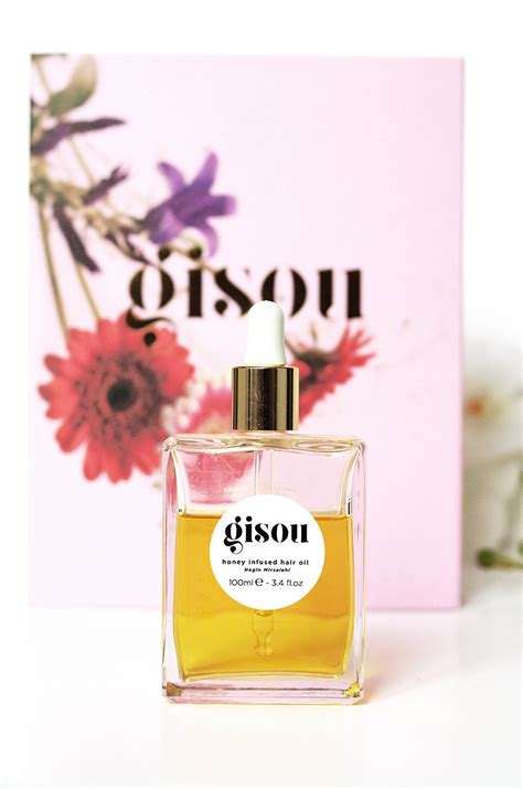 The gisou hair oil, which comprises the mirsalehi honey, almond oil, coco oil, is the most popular signature of gisou. BEAUTY REVIEW : GISOU HAIR OIL | The Deets on E