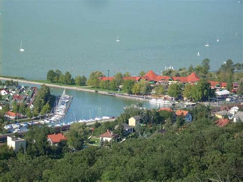 There are 3 ways to get from fonyód to budapest by train, bus or car. Turm Fonyod