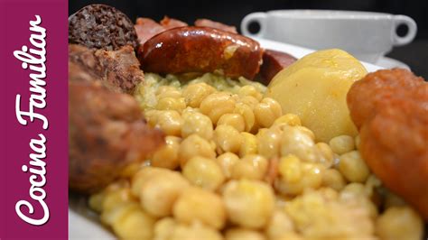 En primer lugar, la noche anterior, ponemos los garbanzos a remojo, bien cubiertos de agua. Receta de cocido madrileño paso a paso | Recetas de Javier ...