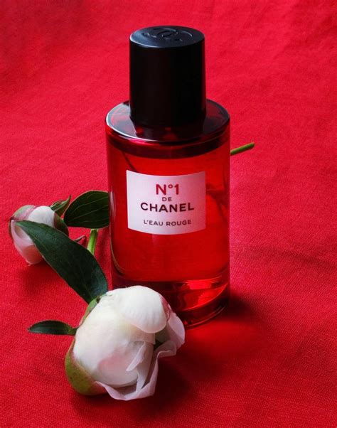 N De Chanel L Eau Rouge Chanel Una Novit Fragranza Da Donna