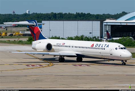 N971at Delta Air Lines Boeing 717 2bd Photo By Evan Dougherty Id