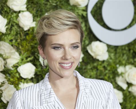 Who Is Scarlett Johansson 5 Need To Know Facts About This Actress