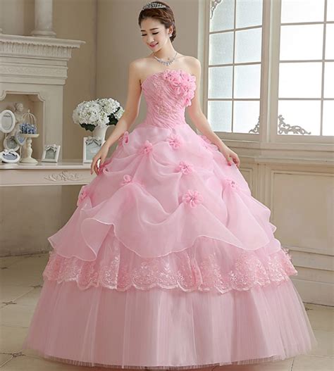 Contoh model dress pesta pendek terbaru ini merupakan busana dengan desain modern serta model terbaru yang cocok digunakan oleh wanita modern masa kini. 30+ Desain Model Baju Pengantin Terbaru - Fashion Modern ...