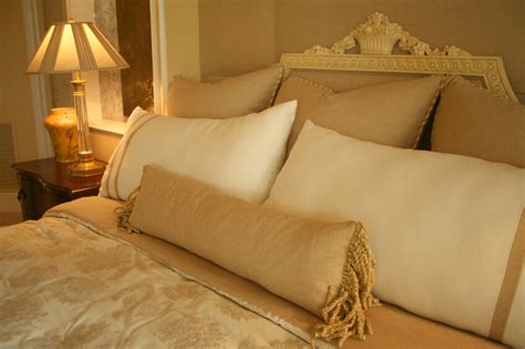 50 Decorative King And Queen Bed Pillow Arrangements And Ideas Pictures