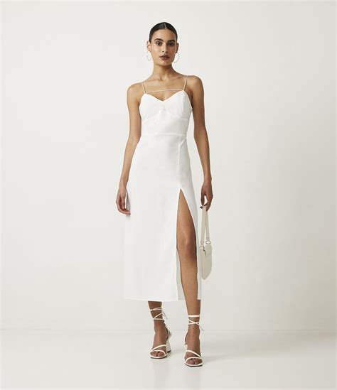 Vestido New Midi em Crepe com Alça Fina e Fenda na Perna Branco