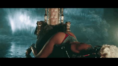 Rihanna Gets Ratchet For Pour It Up Music Video Here Is Every Time She Twerks In Gifs E