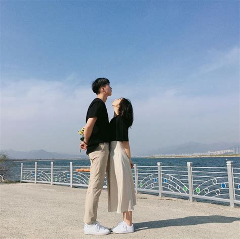 Chương trình giải trí có sức ảnh hưởng và số lượng người xem luôn nằm trong top các show truyền hình của trung quốc. Đã ngày độc thân rồi còn phải xem trai xinh - gái đẹp yêu ...