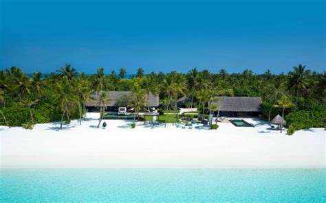15 Fabulous Beach Houses In The Maldives Reethi Rah Maldives Maldives