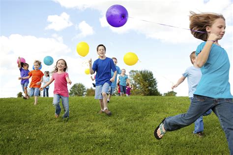 7 Outdoor Party Games For Kids