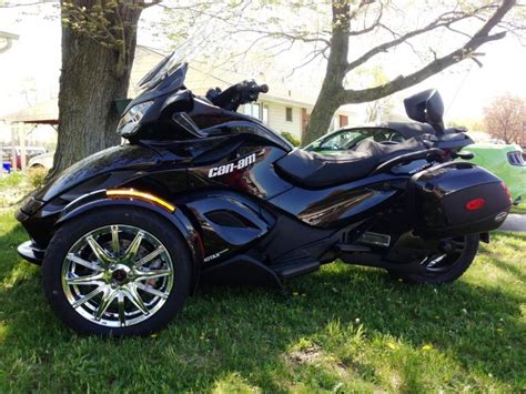I take you on a 9 min ride through the neighorhood i live in. 2013 Can Am Spyder ST Limited - Harley Davidson Forums