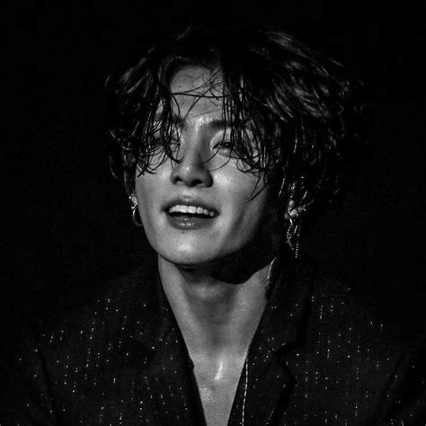 Silahkan kunjungi postingan wallpaper jungkook dark aesthetic untuk membaca artikel selengkapnya dengan klik link di atas. allison on Twitter in 2020 | Jungkook, Jungkook hot, Bts black and white