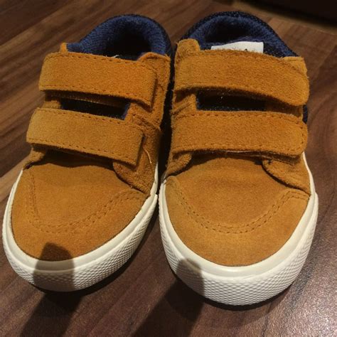 Lucas was pictured for the first time wearing a puffy romper with sweet bear ears as his. Baby Boy Shoes Zara Brand New !!! | Baby boy shoes, Boy ...