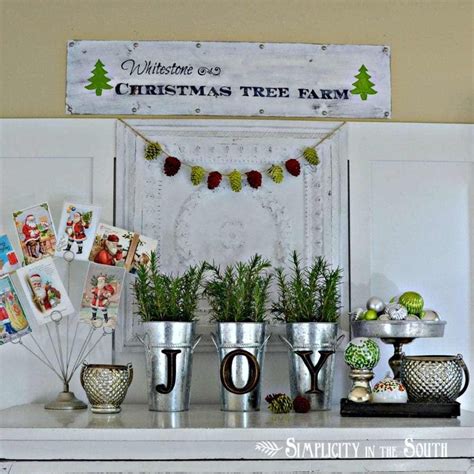 The most common simple vignettes material is brass. A Simple Christmas Vignette | Christmas vignettes ...