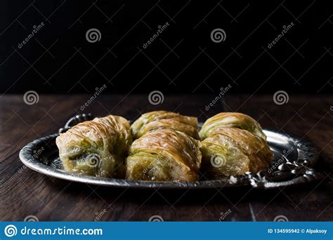 Turkish Midye Baklava Mussel Shape Baklawa With Green Pistachio Powder