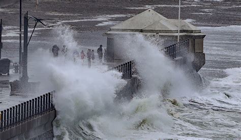 Storm Bella To Hit Parts Of Ireland On St Stephens Day