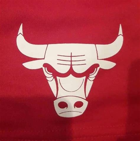 Hang large from your truck, car and suv or drop short off your motorcycle, atv and bicycle! ''Si le das la vuelta al logo de los Chicago Bulls es un ...