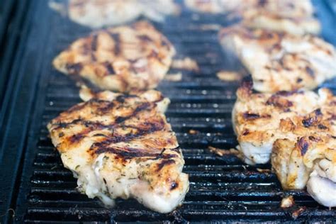 How To Grill Chicken Breasts That Are Sooo Juicy 2022