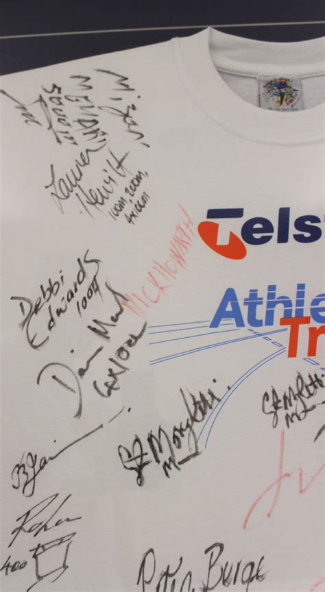 Films en vf ou vostfr et bien sûr en hd. Framed Signed Shirt 2000 Australia Olympic Athletic Trials