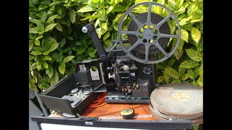 Vintage Bell And Howell 2592 16mm Cine Projector With Screen See Video Youtube