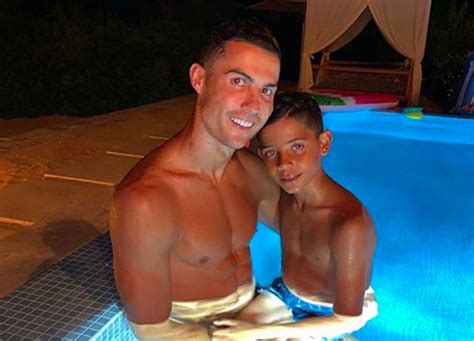 Cristiano Ronaldo E Gli Auguri Al Figlio Sono Fiero Di Te