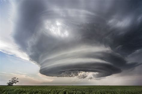 Scientists Solve Mystery Of Supercell Storms Icy Plumes Stanford News