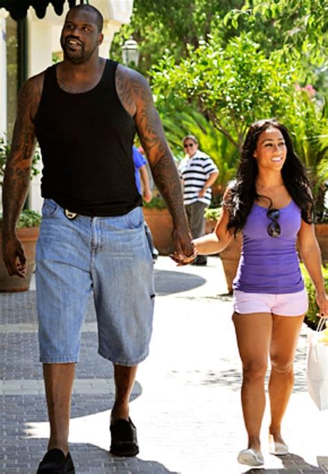 Pic Shaquille Oneal Towers Over Reality Star Girlfriend Us Weekly