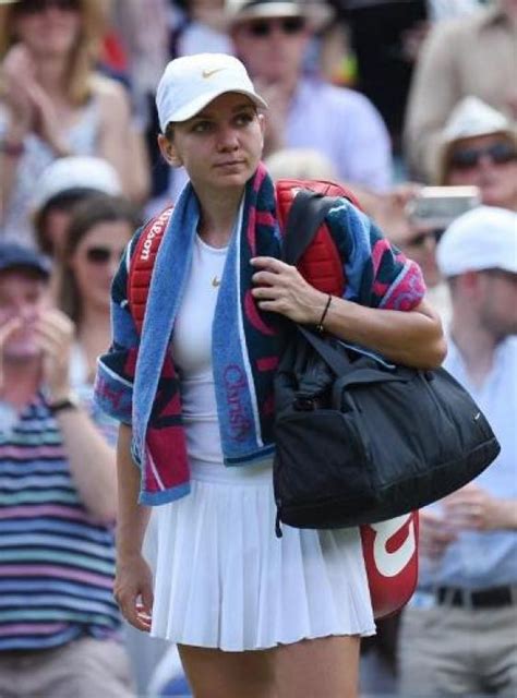 1 in singles twice between 2017 and 2019, for a total of 64 weeks, which ranks tenth in the history of the women's tennis association (wta) rankings. Simona Halep sukkelt met achillespees en geeft forfait in ...