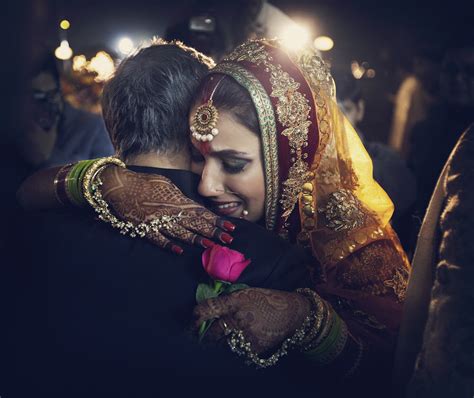 Your daughter's wedding day is one of the most important days of her life. These Wedding Day Photos Of Fathers Giving Their Daughters ...