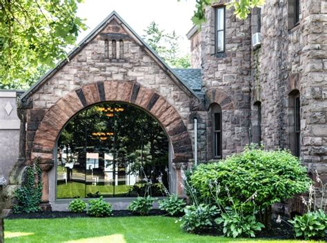 Resort is located in 810 m from the centre. Belhurst Castle History - Finger Lakes Lodging | Belhurst Castle