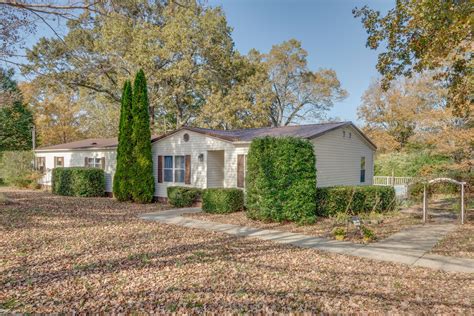 Store details for the dollartree store in dickson, tn where everything's $1 or less! Dickson Real Estate: 1945 C C C Rd. TN 37055 $169,900