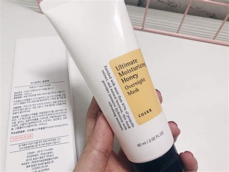 She has over 90,000 followers on her instagram account. Cosrx Ultimate Moisturizing Honey Overnight Mask Review ...