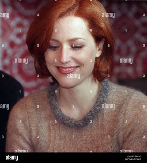 Gillian Anderson 1999 Hi Res Stock Photography And Images Alamy