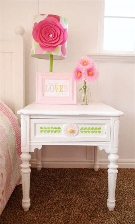 Are you looking for some easy and fun projects to get your hands dirty with? Painted White Nightstand for a little girl's room. So easy and cute! | "Best Food Recipes ...