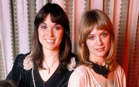 The Heart Band Sisters 33 Lovely Pics Of Ann And Nancy Wilson Together