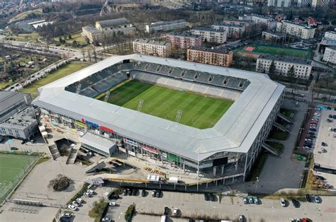 Wojciecha szczepaniaka 29 w kielcach, należący do korony kielce. Korona Kielce z nowym właścicielem? | Radio Kielce