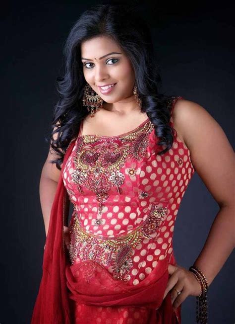 Celebrity Trends Photography Kerala Aunty Pundai Images