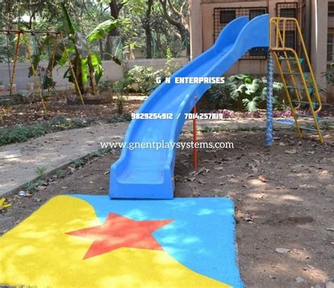 Yellow Fibreglass Crescent Frp Slide For Playground Age Group 3 12