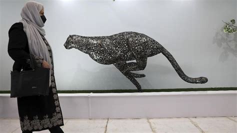 FOTO Seniman Iran Ciptakan Kebun Binatang Dengan Besi Rongsokan