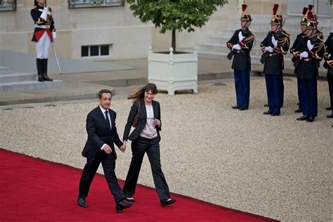 Nicolas Sarkozy De Passage à Lyon Pour Applaudir Carla Bruni Sur Scène Avec Les Enfoirés Actu Lyon