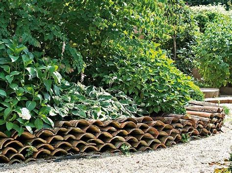 The rubberific timber borders provide better support to playgrounds and gardens than normal plastic or wood. 40 Garden Edging Landscape Ideas With Recycled Materials ...