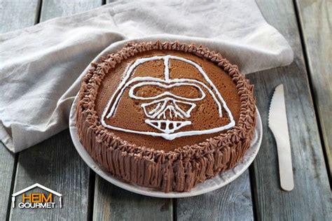 Die größeauswahl für die verschiedenen würfel macht spaß und. STAR WARS: Darth Vader-Schokoladenkuchen!