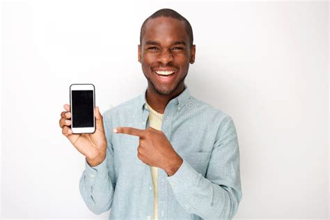 Jeune T L Phone Portable Heureux De Participation D Homme D Afro Am Ricain Et Pointage Pour